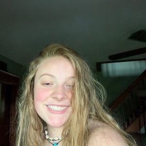 Meet your Posher, Carly marie